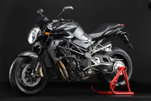 MV Agusta Brutale 920 Side View